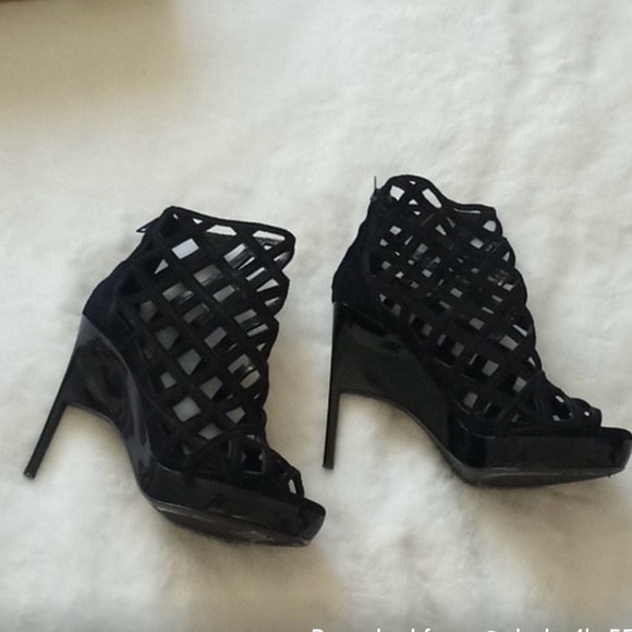 Burberry cage open toe heels size38 - Picture 3 of 8